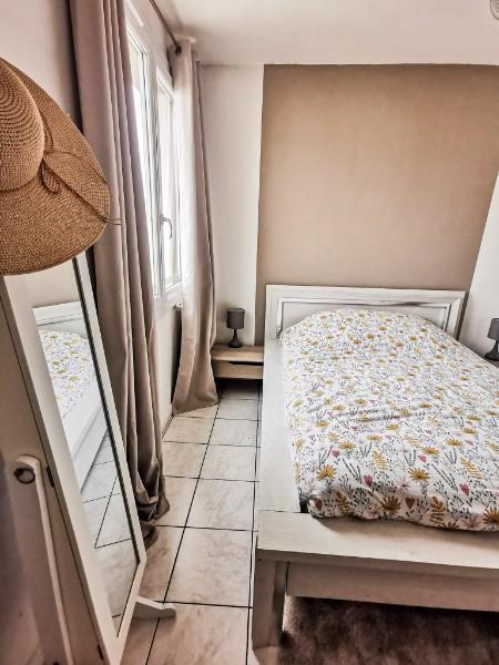 Aménagement et décoration d'une chambre cosy pour adulte sur Marseille Aménagement et décoration d'une chambre cosy pour adulte sur Marseille