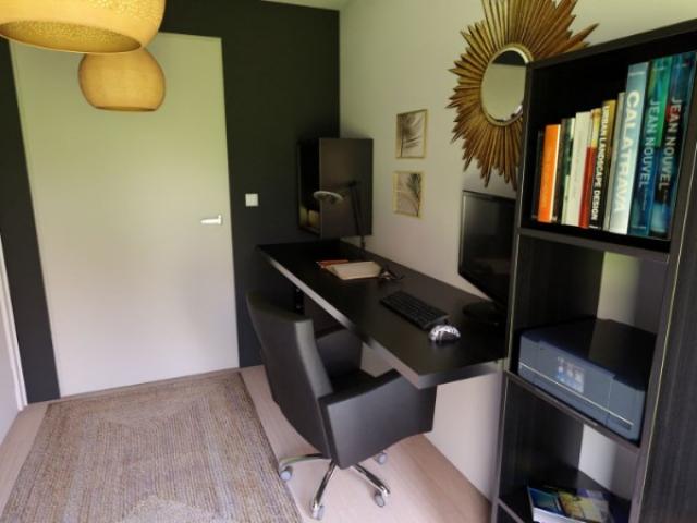 Aménagement d'un bureau dans un couloir pour un appartement à Marseille