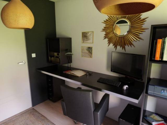 Aménagement d'un bureau dans un couloir pour un appartement à Marseille